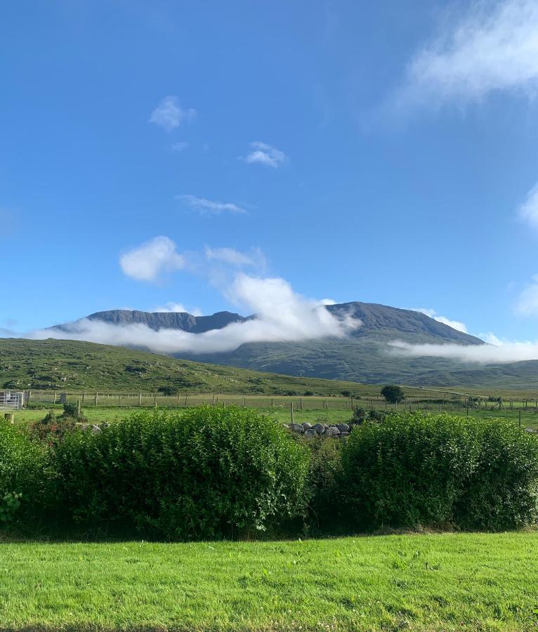 Glen Keen Farm Cottage Louisburgh Eksteriør billede